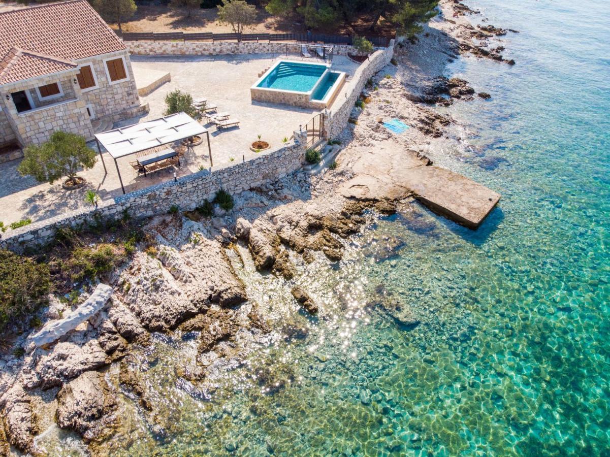 Villa Rudini With Heated Pool Okrug Gornji Exterior photo