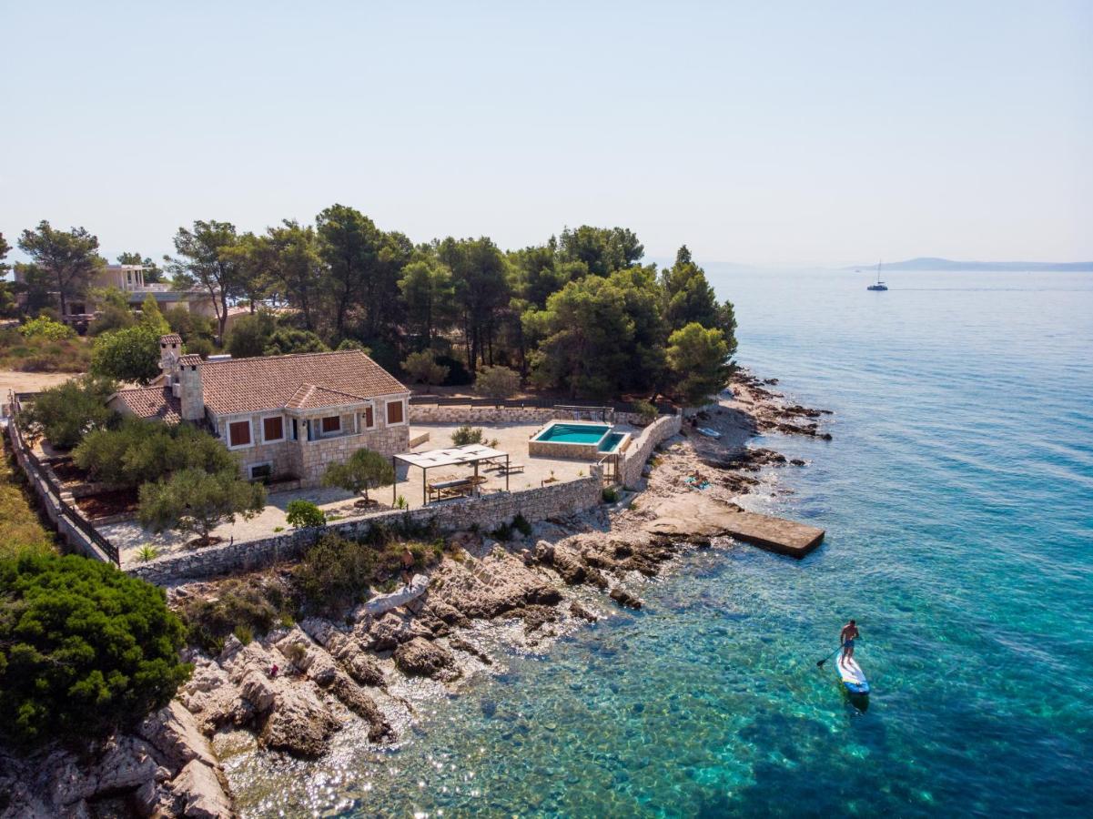 Villa Rudini With Heated Pool Okrug Gornji Exterior photo