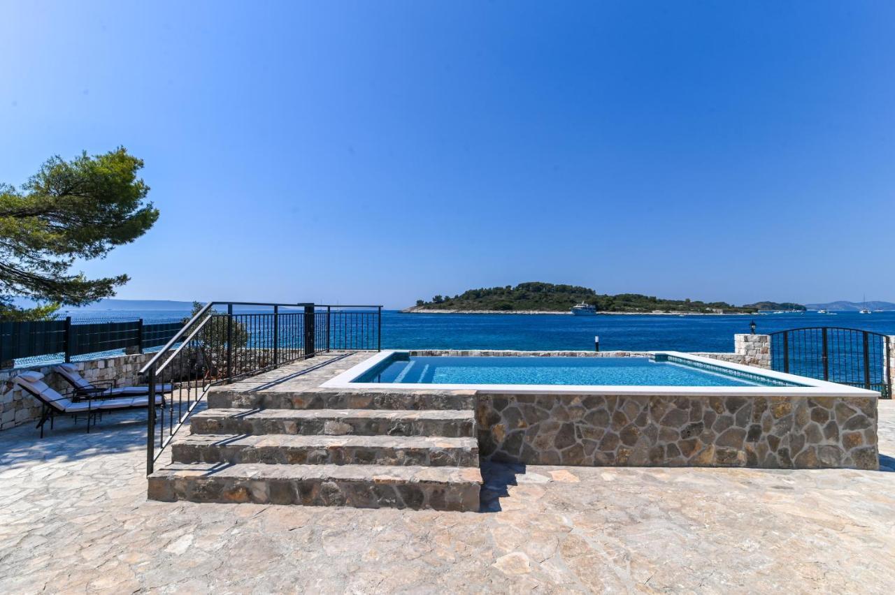 Villa Rudini With Heated Pool Okrug Gornji Exterior photo