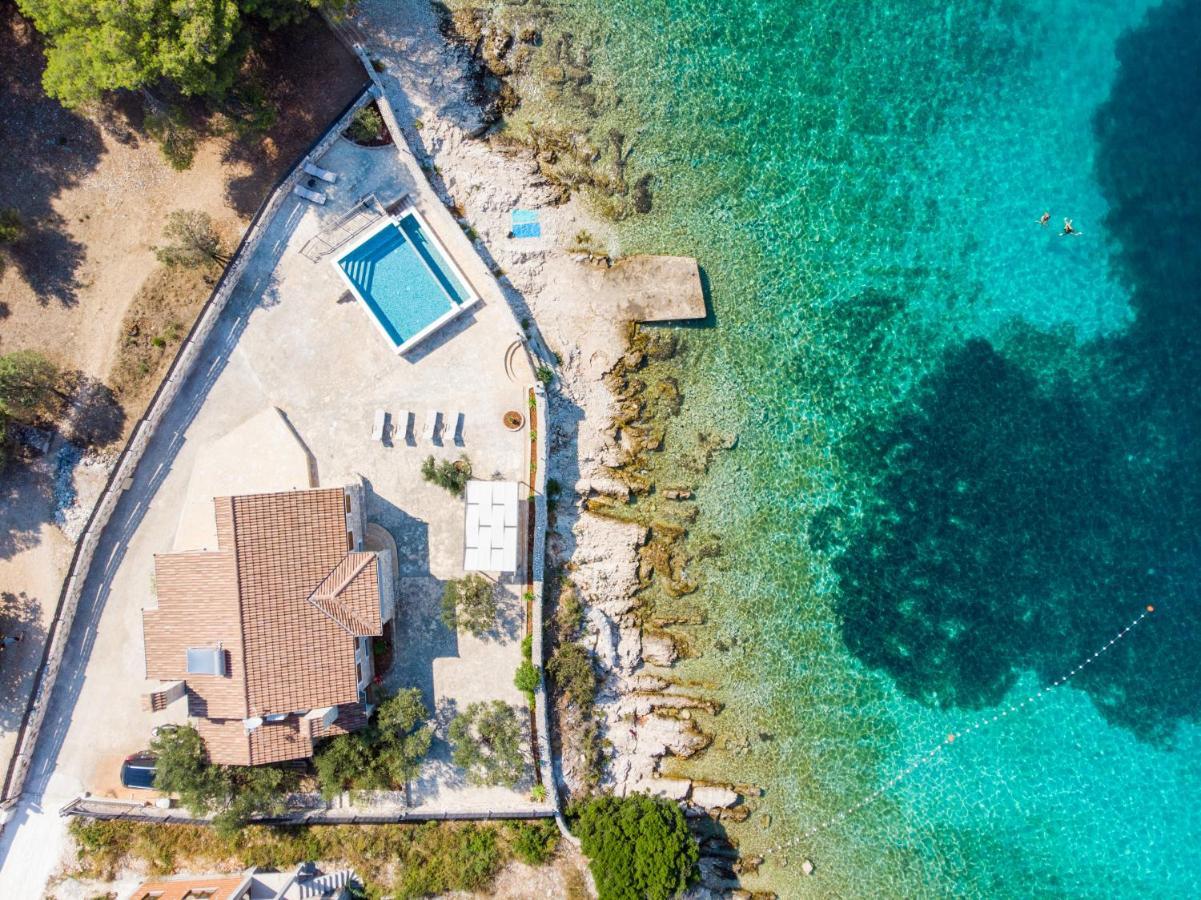 Villa Rudini With Heated Pool Okrug Gornji Exterior photo