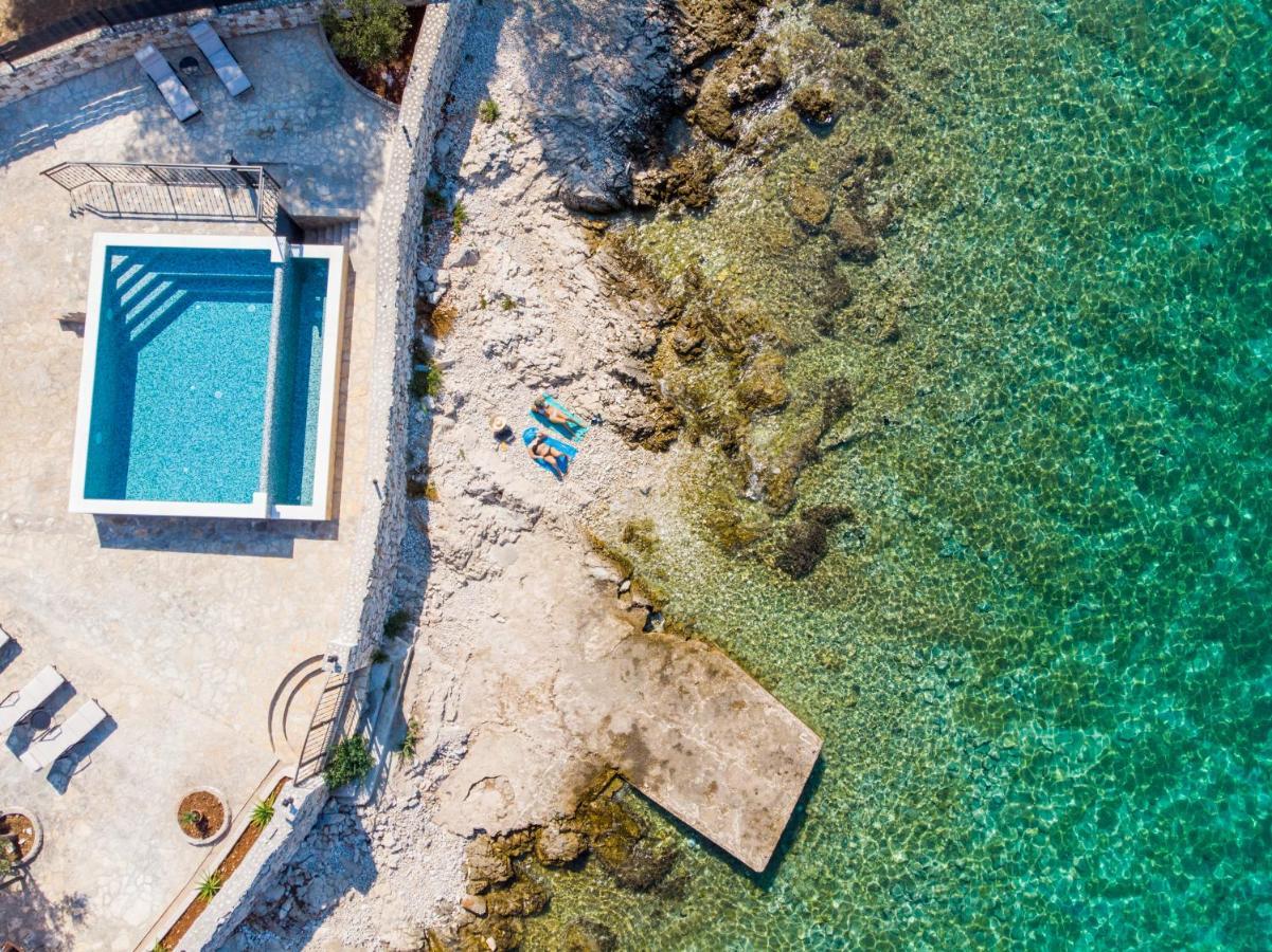 Villa Rudini With Heated Pool Okrug Gornji Exterior photo