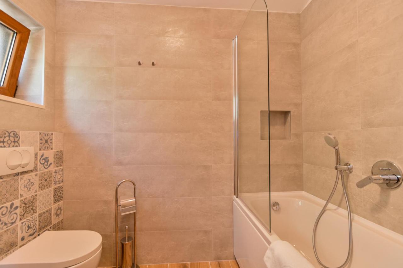 Villa Rudini With Heated Pool Okrug Gornji Exterior photo