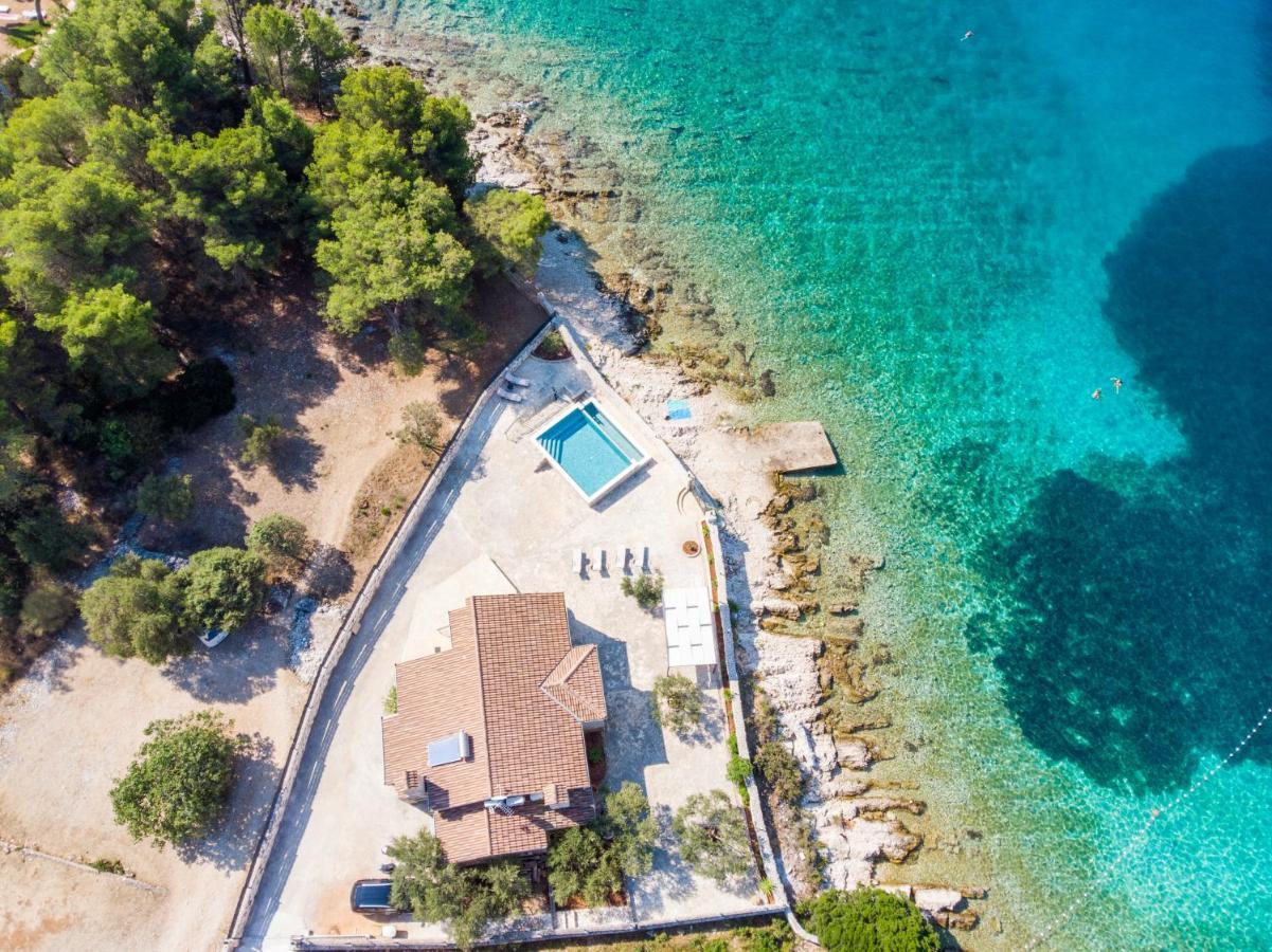 Villa Rudini With Heated Pool Okrug Gornji Exterior photo