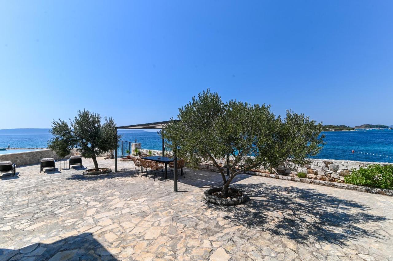 Villa Rudini With Heated Pool Okrug Gornji Exterior photo