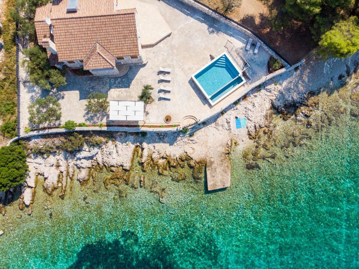 Villa Rudini With Heated Pool Okrug Gornji Exterior photo